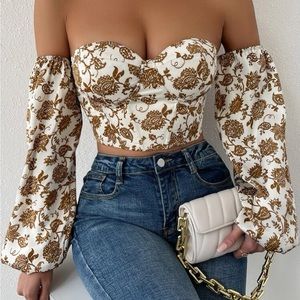 Paisley Print off shoulder crop top🤩
